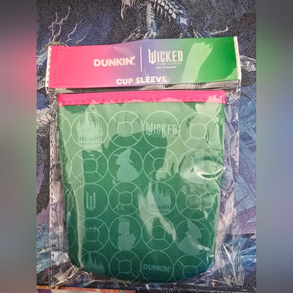 Dunkin’ x Wicked Insulated Cup Sleeve NWT